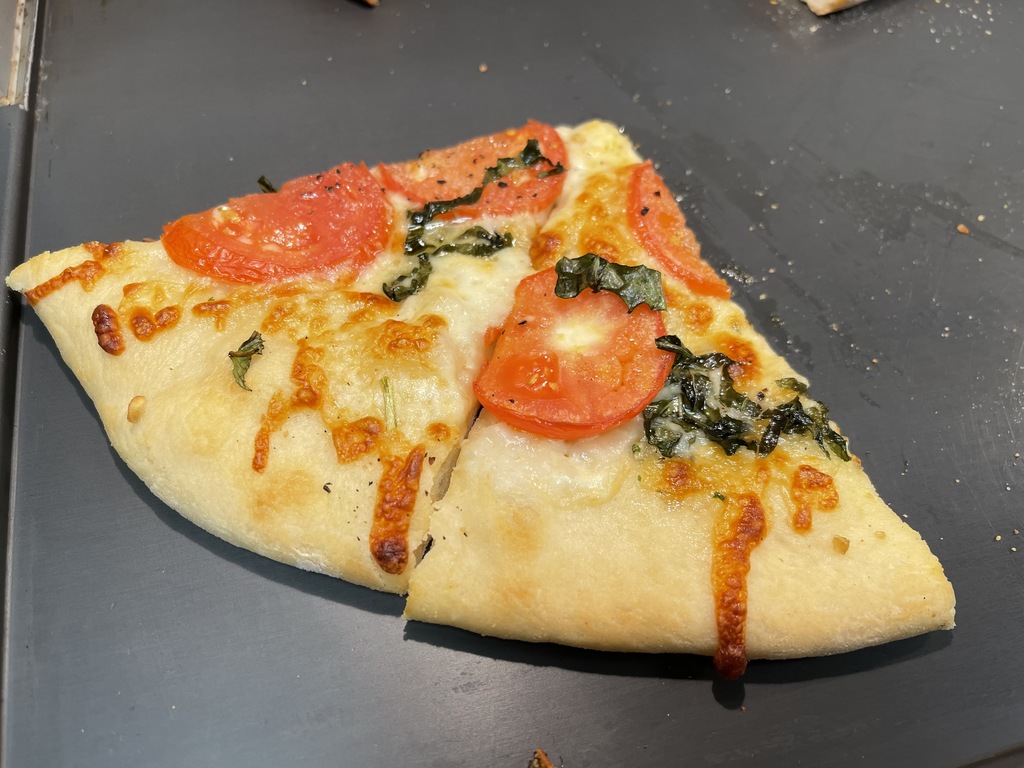 margarita pizza slices